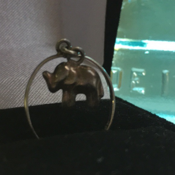Vintage Sterling Elephant Charm Ring - Picture 5 of 5